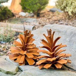 Do zahrady i na zápraží, zrezlá dekorace všude září 🪴 . #dekorace #zahradniarchitektura #zahrada #czechdesign #ručnípráce...